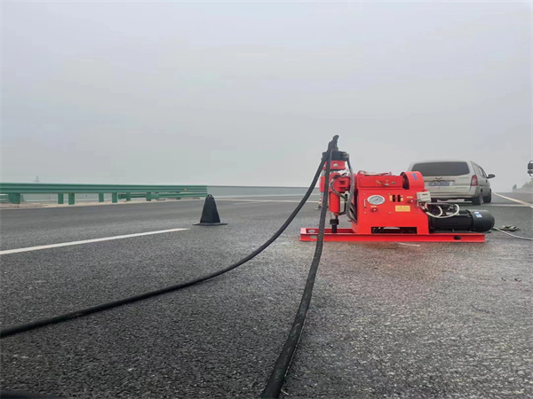 元宝马路路基路面开裂下沉注浆加固灌浆